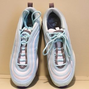 NIKE AIR RUNNING SHOES